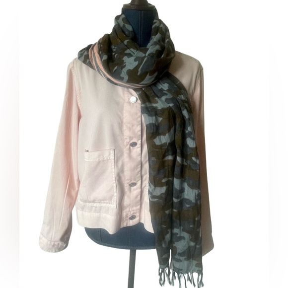 💚J Crew Olive & Pink Camouflage Fringe Lightweight Wool Large Scarf army green - Picture 1 of 5